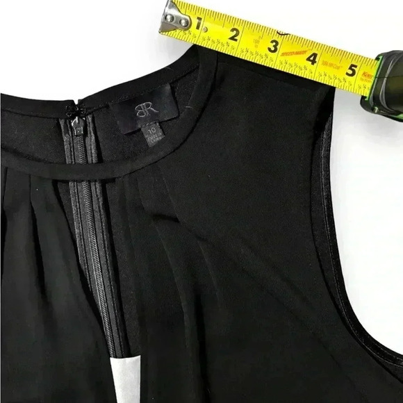 Women's BR Monogram sleeveless cutout sheath dress in black/white size 10 - Picture 11 of 15